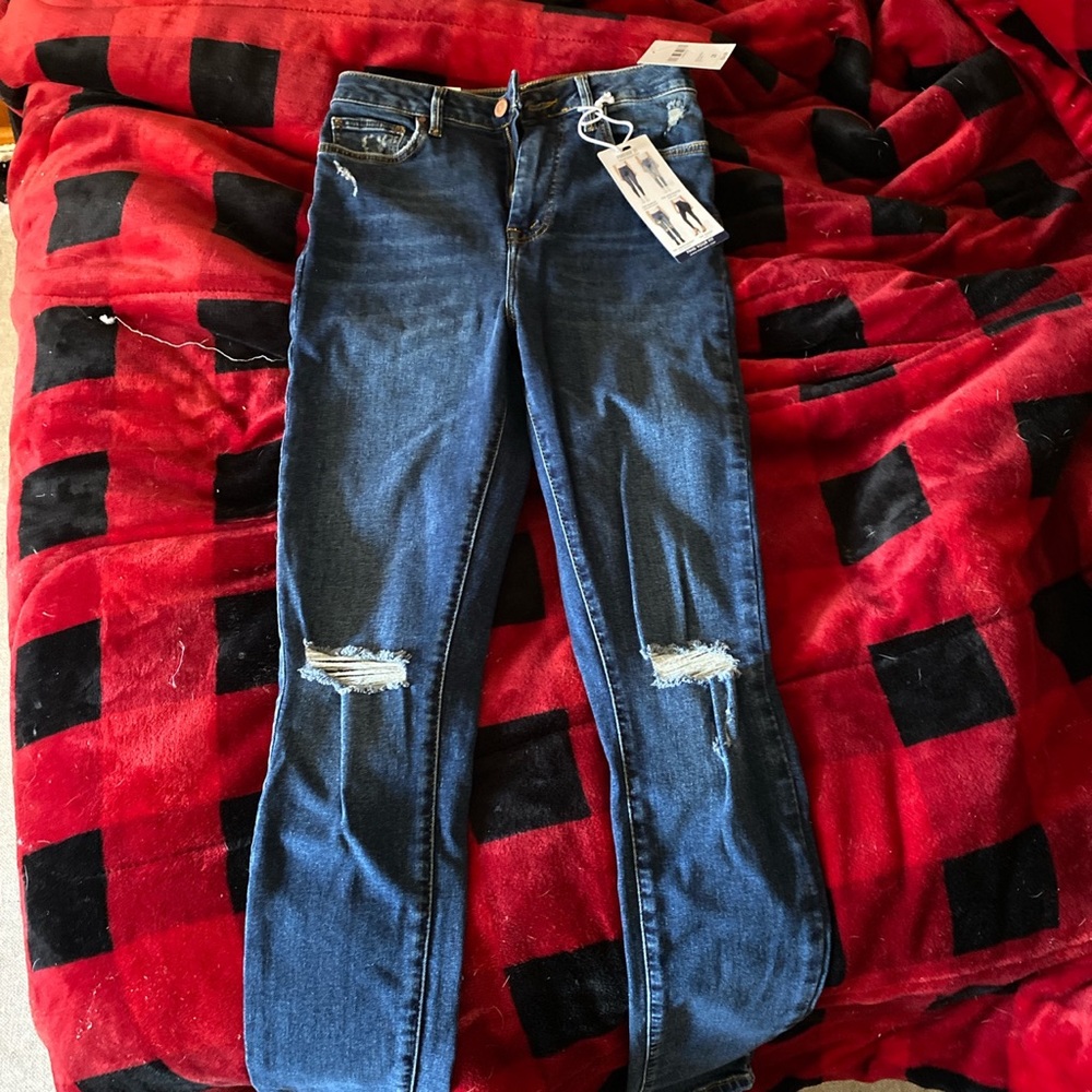 Forever 21 ripped skinny jeans